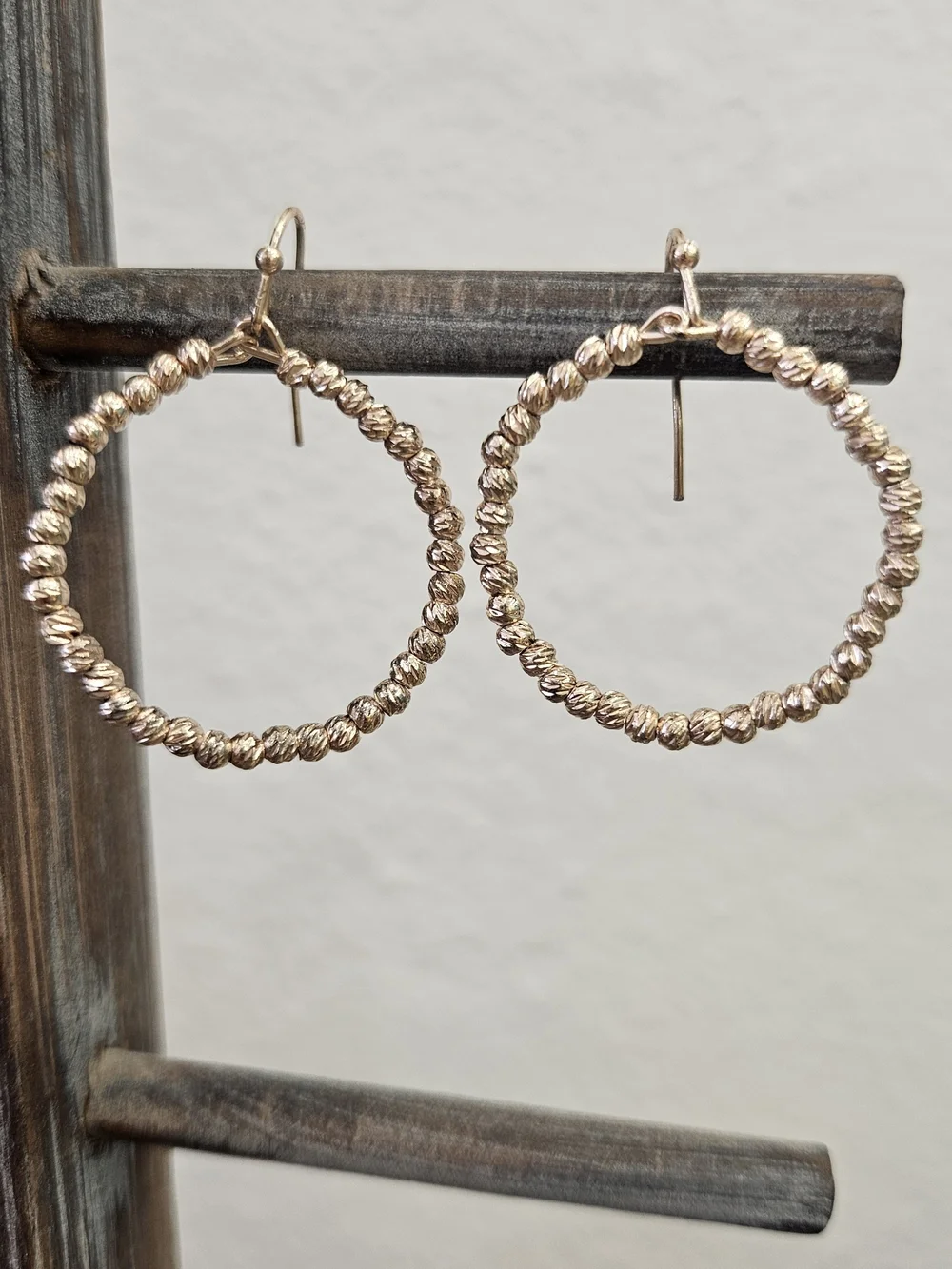 N/A elegant gold
